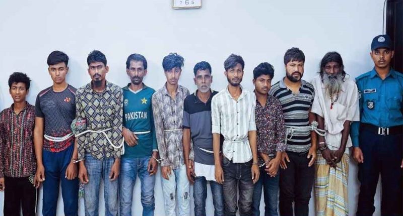 ‘ভুয়া পুলিশ’ বলে এসআইকে মারধর, আটক ১০